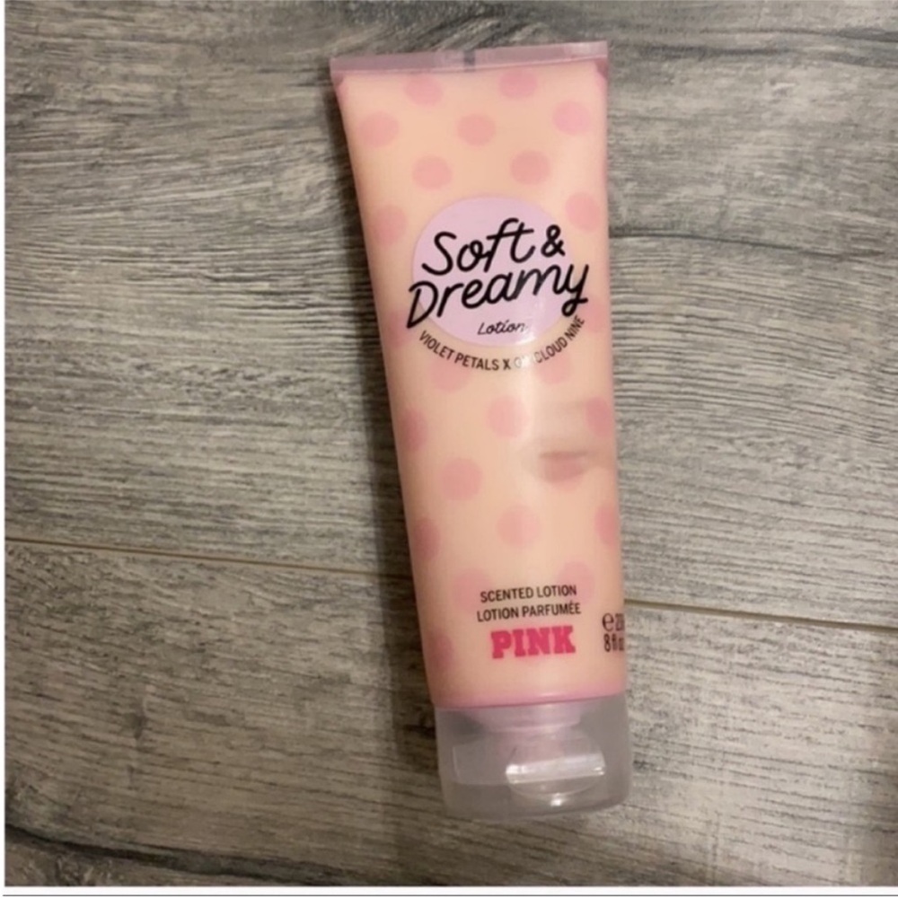 Victoria’s secret Pink Lotion in Soft and Dreamy - Picture 2 of 4